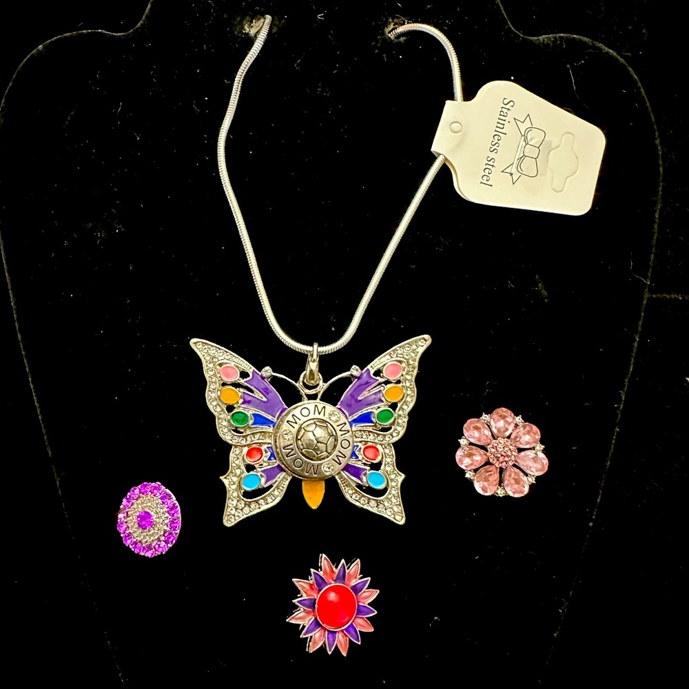 Butterfly Necklace snap bottom